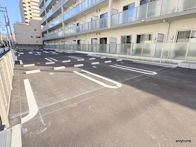 リアライズ今里南　仲介手数料無料の駐車場