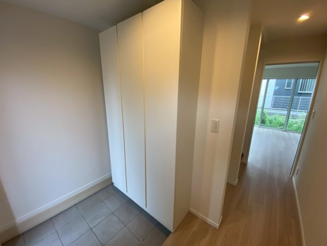 萩山台1丁目の玄関|玄関シューズボックスも収納量が豊富です。