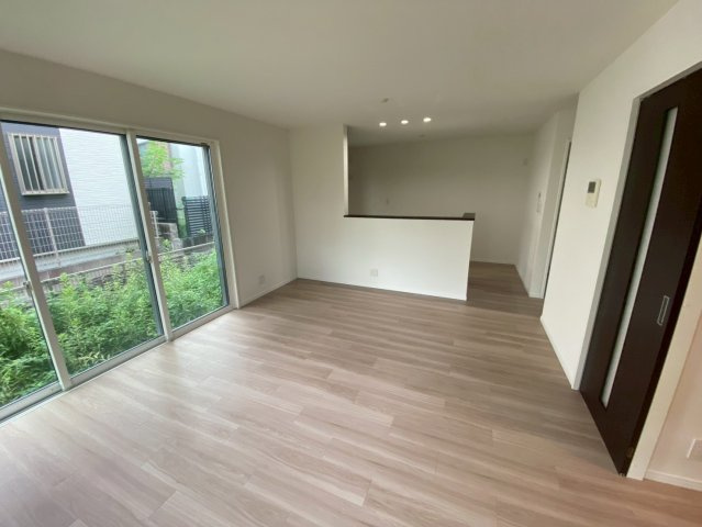 萩山台1丁目の居間・リビング|陽当り良好です