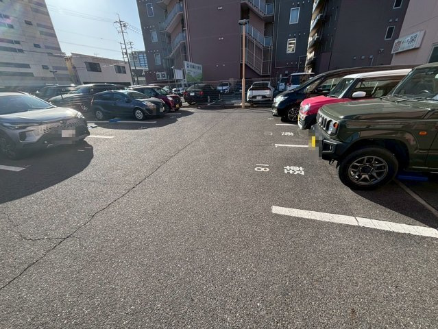 ハウスプラザ三河安城Ⅱの駐車場