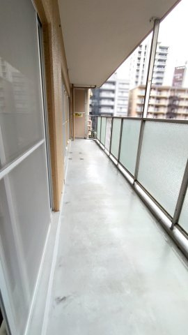 シャルム小阪壱番館のバルコニー