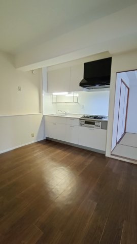 シャルム小阪壱番館の居間・リビング