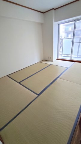 シャルム小阪壱番館の和室