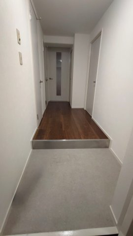 シャルム小阪壱番館の玄関