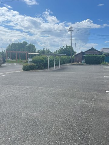 フォレスト壱番館の駐車場