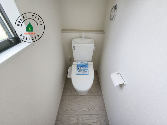 糟屋郡宇美町平和2丁目第4-1棟（1号棟）のトイレ|温水洗浄便座を完備しております。2ヶ所にトイレがあるのは朝の慌ただしい時間も安心です。