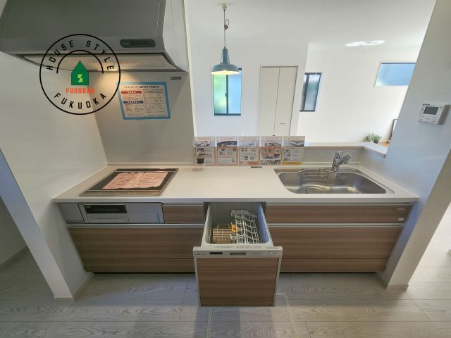 糟屋郡宇美町平和2丁目第4-1棟（1号棟）のキッチン|キッチン。グリル・食器洗い乾燥機・浄水器も完備。