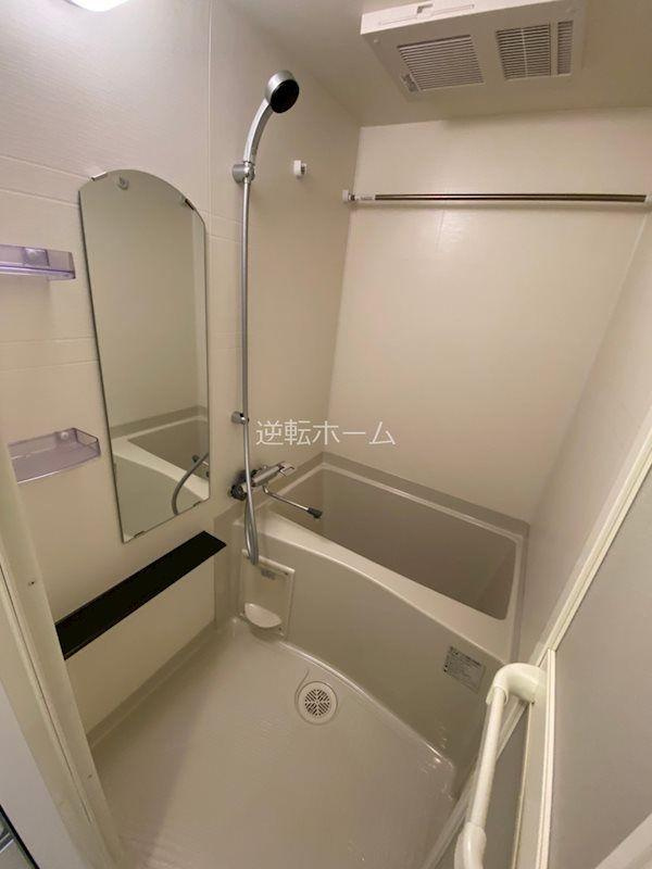 ディアレイシャス金山　名古屋市賃貸　仲介手数料無料の浴室