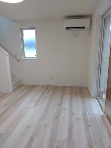 ※商談中※【新築戸建建売】八戸市長根4丁目の居間・リビング|LDKにはエアコン設置