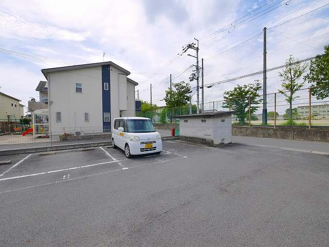 出合モータープールの駐車場