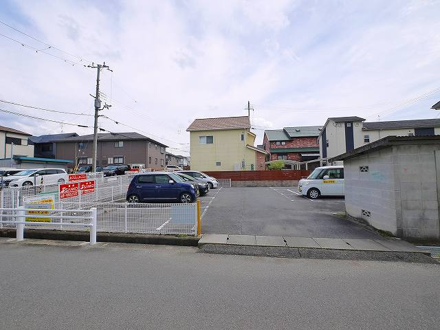 出合モータープールの駐車場