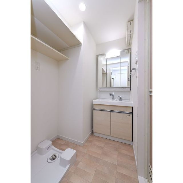 LIBTH薬院PREMIERの玄関