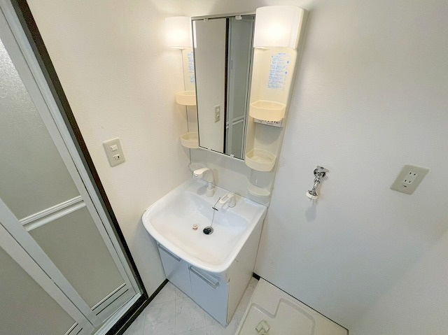 シャトーフェリーチェの独立洗面台