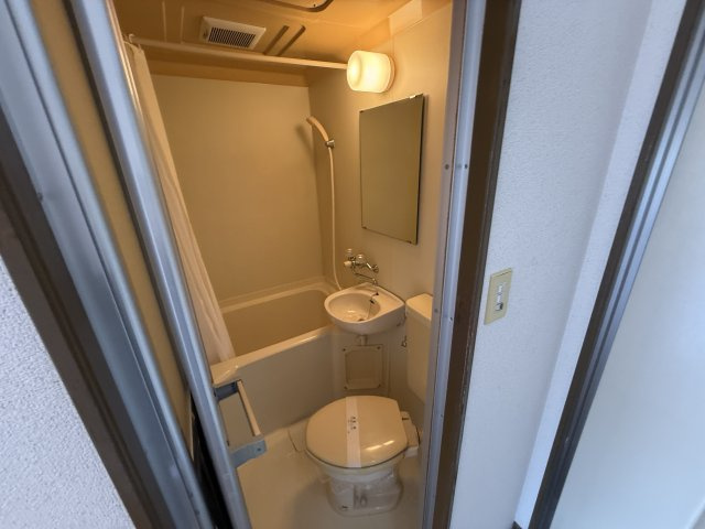 グリーン蛍の浴室