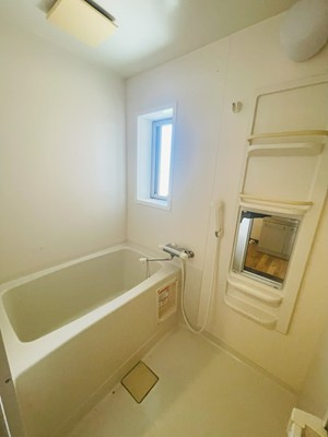 松福園五番館の浴室|コンパクトで使いやすいお風呂です