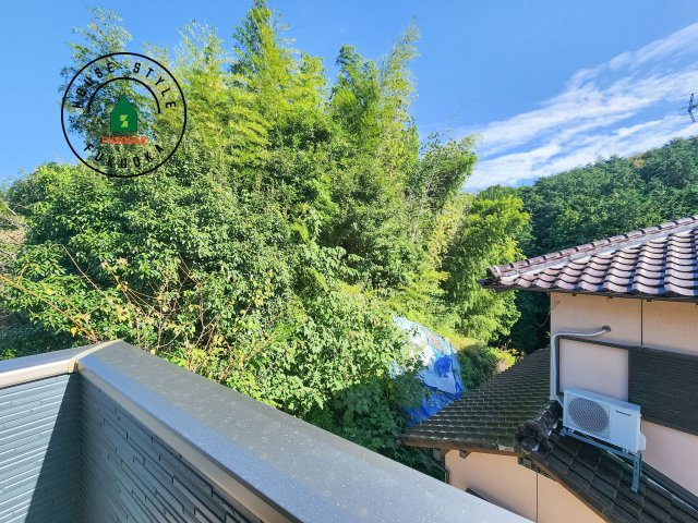 大野城市牛頸3丁目第1-2棟（1号棟）の展望|窓から緑が見える物件も魅力的です。