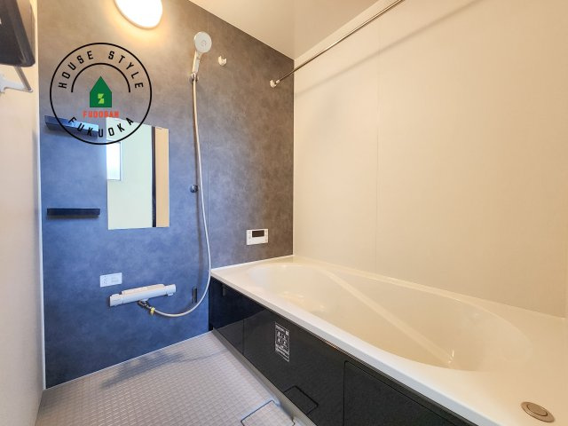 大野城市牛頸3丁目第1-2棟（2号棟）の浴室|1日の疲れを癒してくれる広々バスルーム。雨の日のお洗濯にも大活躍な浴室乾燥機付です！