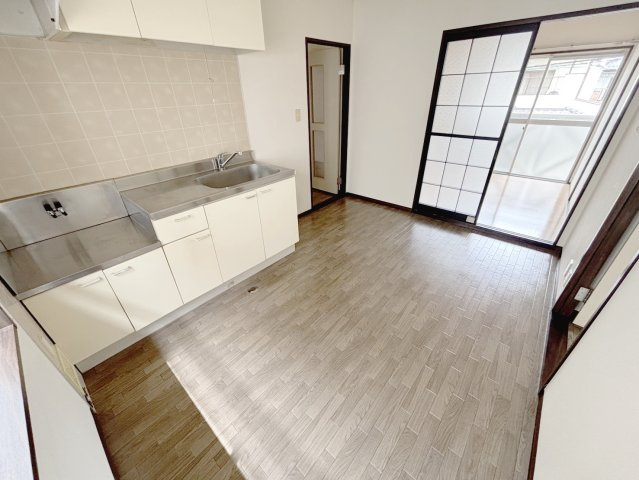 フレグランス御代の居間・リビング