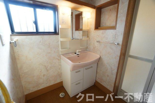 土器町西戸建ての洗面所