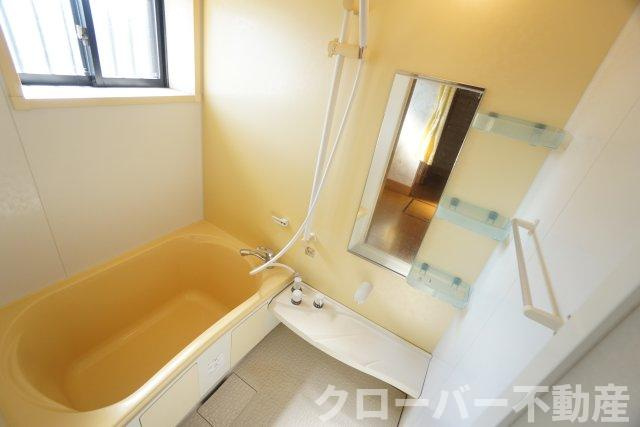 土器町西戸建ての浴室