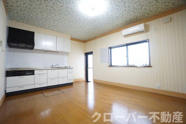 土器町西戸建ての居間・リビング