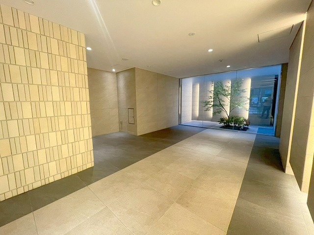 CASA　REGULUS新大阪北のロビー