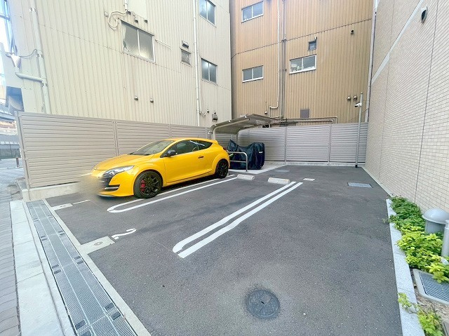 CASA　REGULUS新大阪北の駐車場