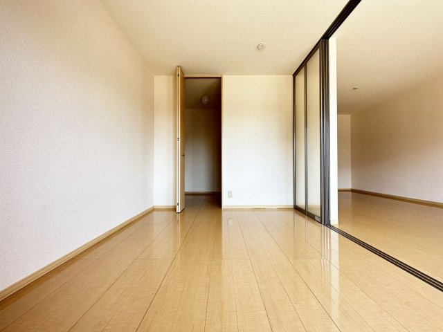 リヴェール北御座 C棟の洋室