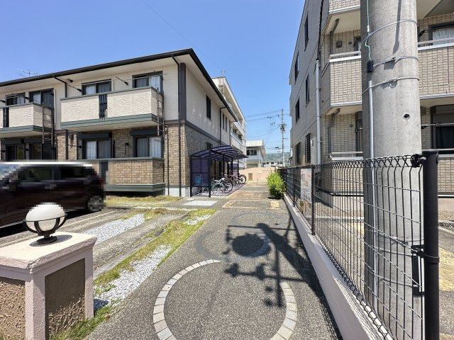 リヴェール北御座 C棟のエントランス