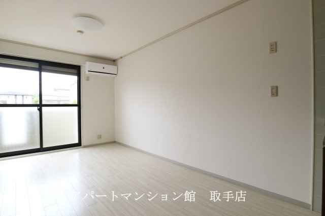 セジュール石田Ⅱの居間・リビング