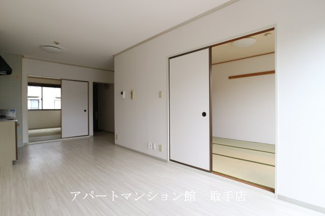 セジュール石田Ⅱの居間・リビング