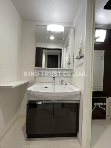 エステムコート梅田・天神橋Ⅳステーションフロントの洗面所|スペースが確保できる洗面所です