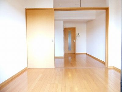 【居間・リビング】 | グランフォーレ桜坂ステーションプラザ | 別号室の写真になります。現況優先。