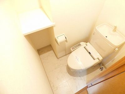 【トイレ】 | グランフォーレ桜坂ステーションプラザ | 別号室の写真になります。現況優先。