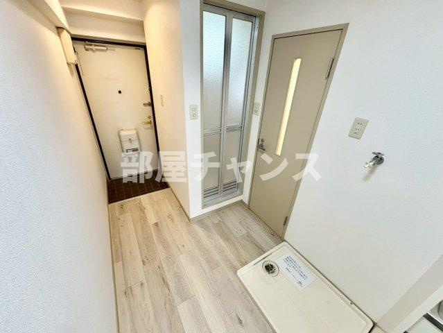 ハイツ金山の玄関