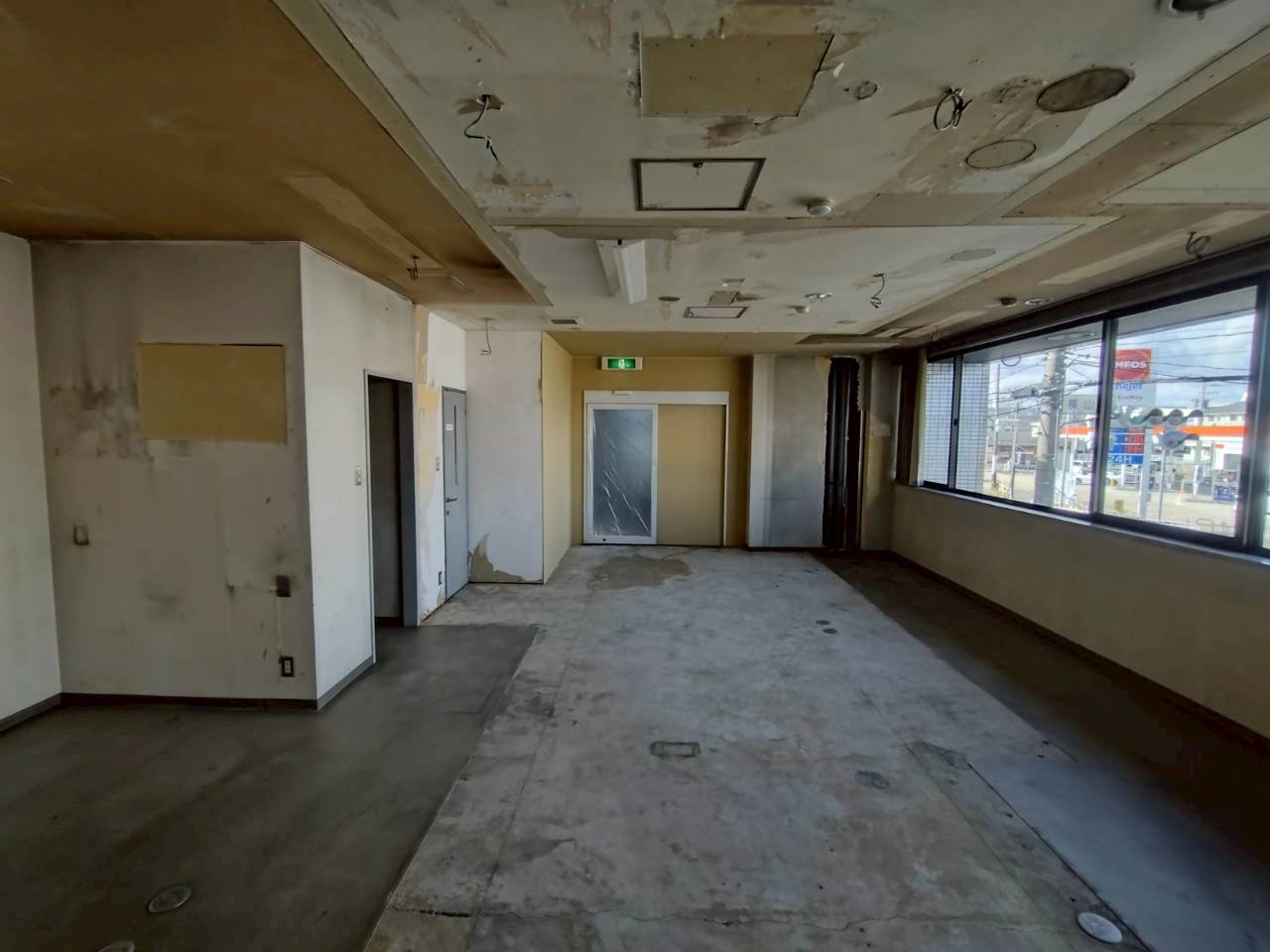 天野ビルのロビー