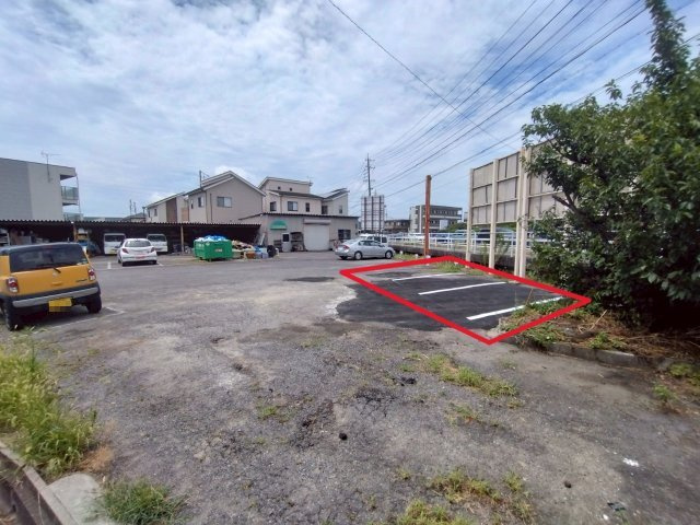 天野ビルの駐車場