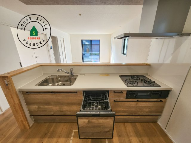 筑紫野市美しが丘北2丁目第1-2棟（2号棟）のキッチン|キッチン。グリル・食器洗い乾燥機・浄水器も完備。