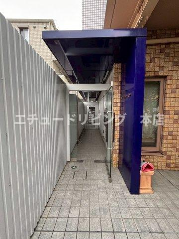 メープルハイツのエントランス