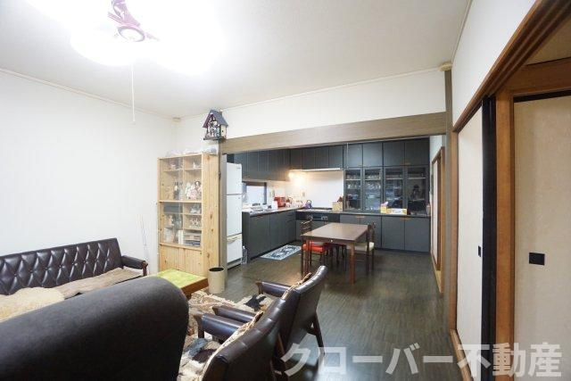坂出市旭町戸建ての居間・リビング