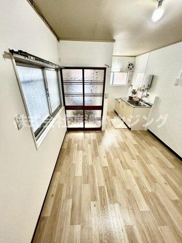 門真市大池町テラスハウスの居間・リビング