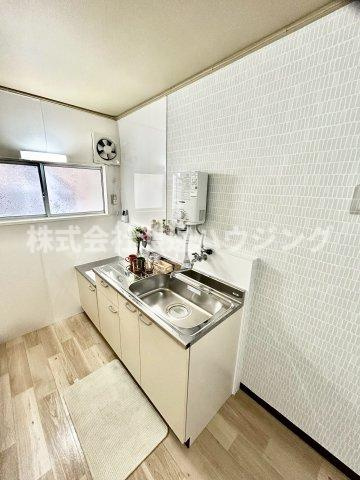 門真市大池町テラスハウスのキッチン