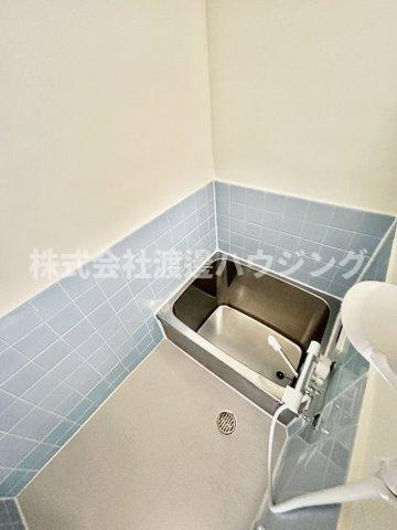 門真市大池町テラスハウスの浴室