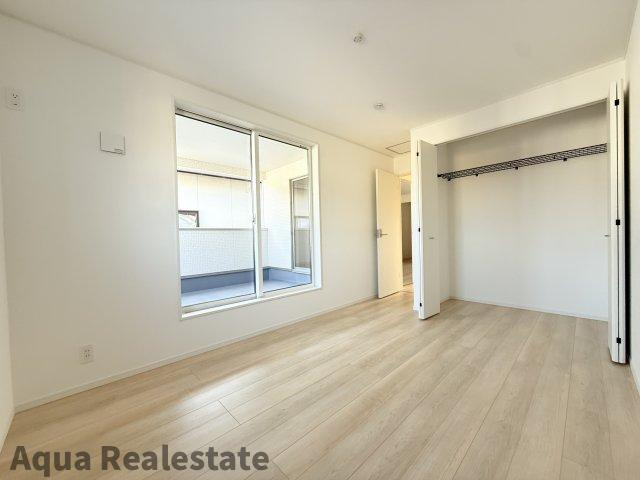 丸亀市城東町１丁目の新築一戸建の寝室|落ち着いた色調の洋室です