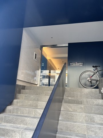 インスタイルレジデンス本駒込のエントランス