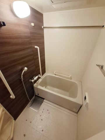 KDXレジデンス夙川ヒルズ 　1番館の浴室