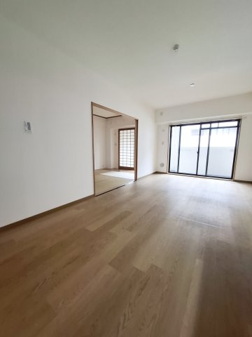 KDXレジデンス夙川ヒルズ 　1番館の居間・リビング