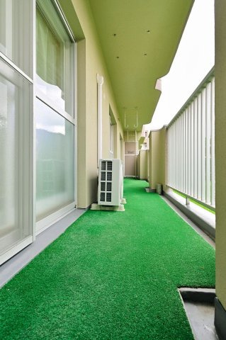 【バルコニー】 | 奈多団地 28 | バルコニーは陽当りが良く、お洗濯物を干せる充分なスペースがあります