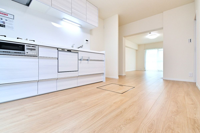 【キッチン】 | 奈多団地 28 | キッチンは食洗機つきなので、忙しい朝もサッと片づけできていつでもキレイなキッチンをキープできます