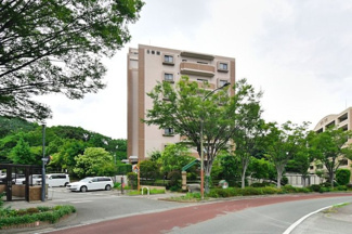 【外観】 | 安全に配慮されたオートロックマンションです。敷地内駐車場に空きがあるので車をお持ちの方でも安心です